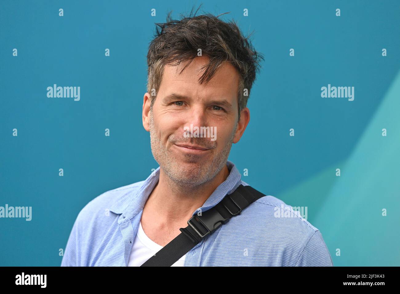 München, Deutschland. 28.. Juni 2022. Tim BERGMAN (Schauspieler), Einzelbild, Einzelbild beschnitten, Porträt, Porträt, Hochformat. ZDF-Empfang/ Treffen in der H`ugo`s Bar anlässlich der Münchner Filmfestspiele am 28.. Juni 2022 Quelle: dpa/Alamy Live News Stockfoto